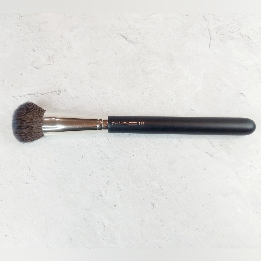 MAC 128 Split Fibre Cheek Brush